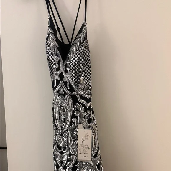 Alyce Paris Black and White Maxi Dress - Picture 3 of 5
